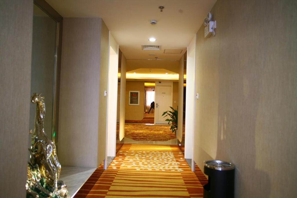 Eesir Hotel Wuhan Interior photo